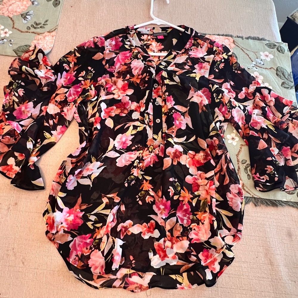 Floral Women's Top - Black and Pink